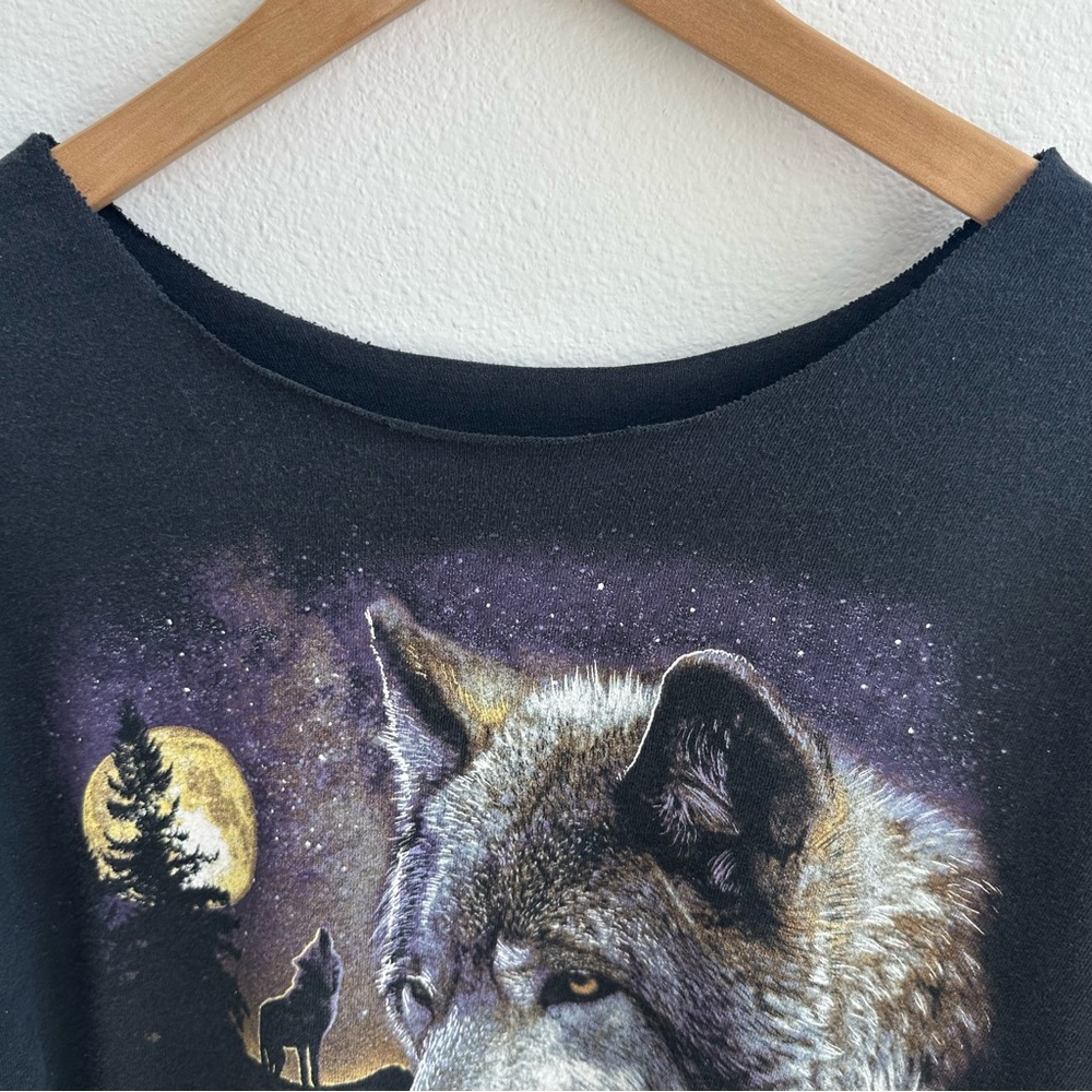 Black Wolf Graphic off the shoulder T-Shirt - Picture 3 of 4